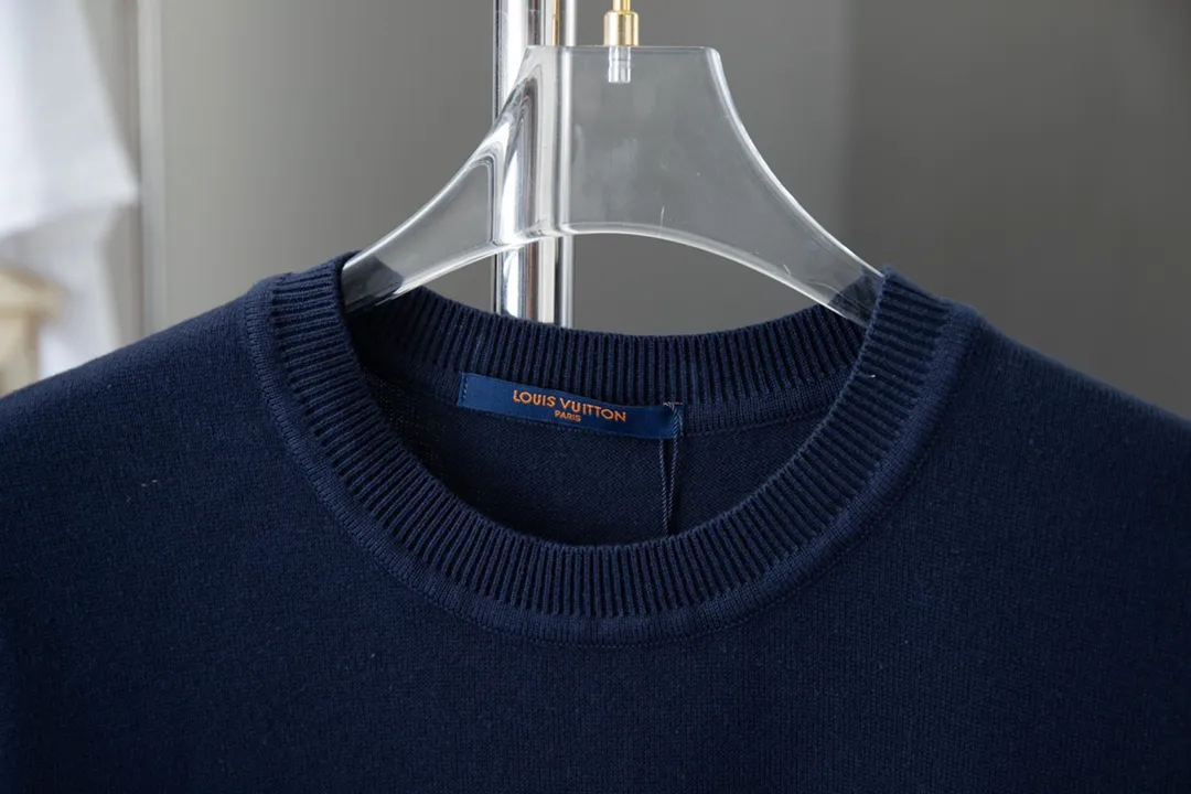 🅿️200 High Quality Lv 2025 Spring and Summer Pin🧷Short Sleeve Knitted Same as Official Website Customized Sweater Neck➕Front Chest Pin🧷Design High Density Imported Embroidery Custom Dyed Wool Yarn S M L XL